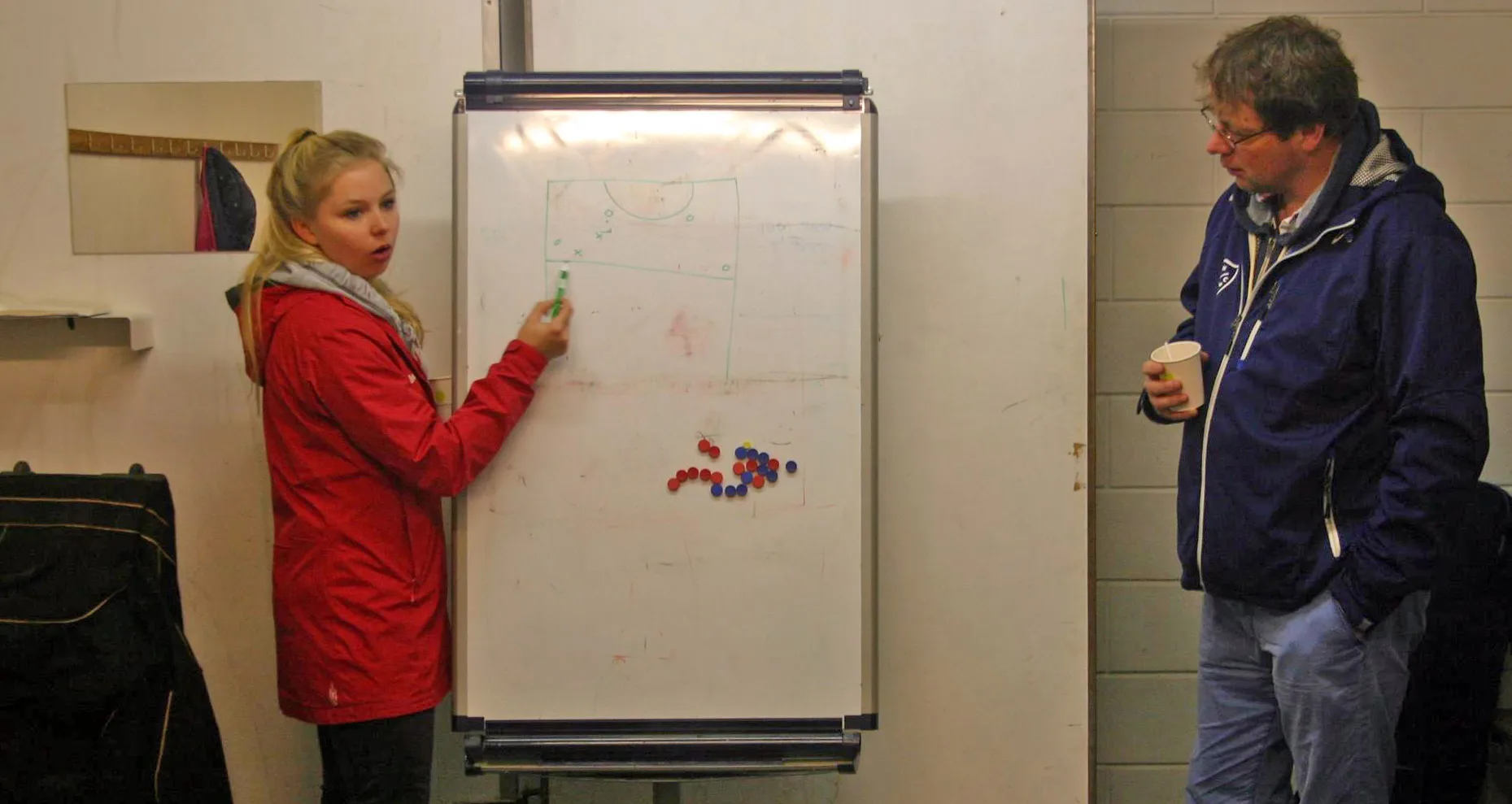 Senna Bombach - Jonge coach van adolescenten - Johan Cruyff Institute