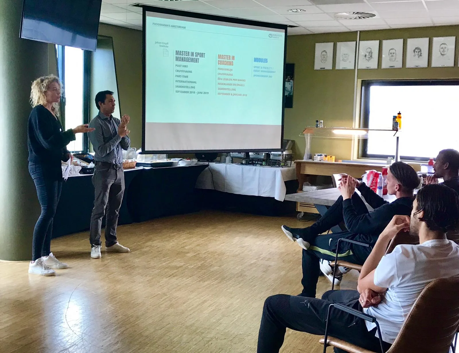 Cruyff Education Hub de Heerenveen recibe la visita del Programa Nacional Portugués de Carrera Dual (UAARE)