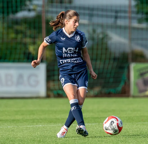 “As a footballer, I have the opportunity to see from the inside everything I studied in the Master in Sport Business Online”