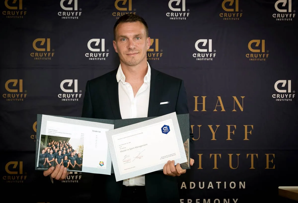 Dorus de Vries, from professional footballer to sport consultant