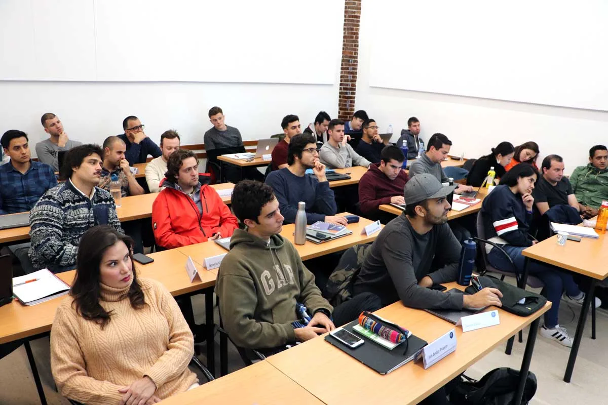 Emprendedores de la industria deportiva visitan Johan Cruyff Institute