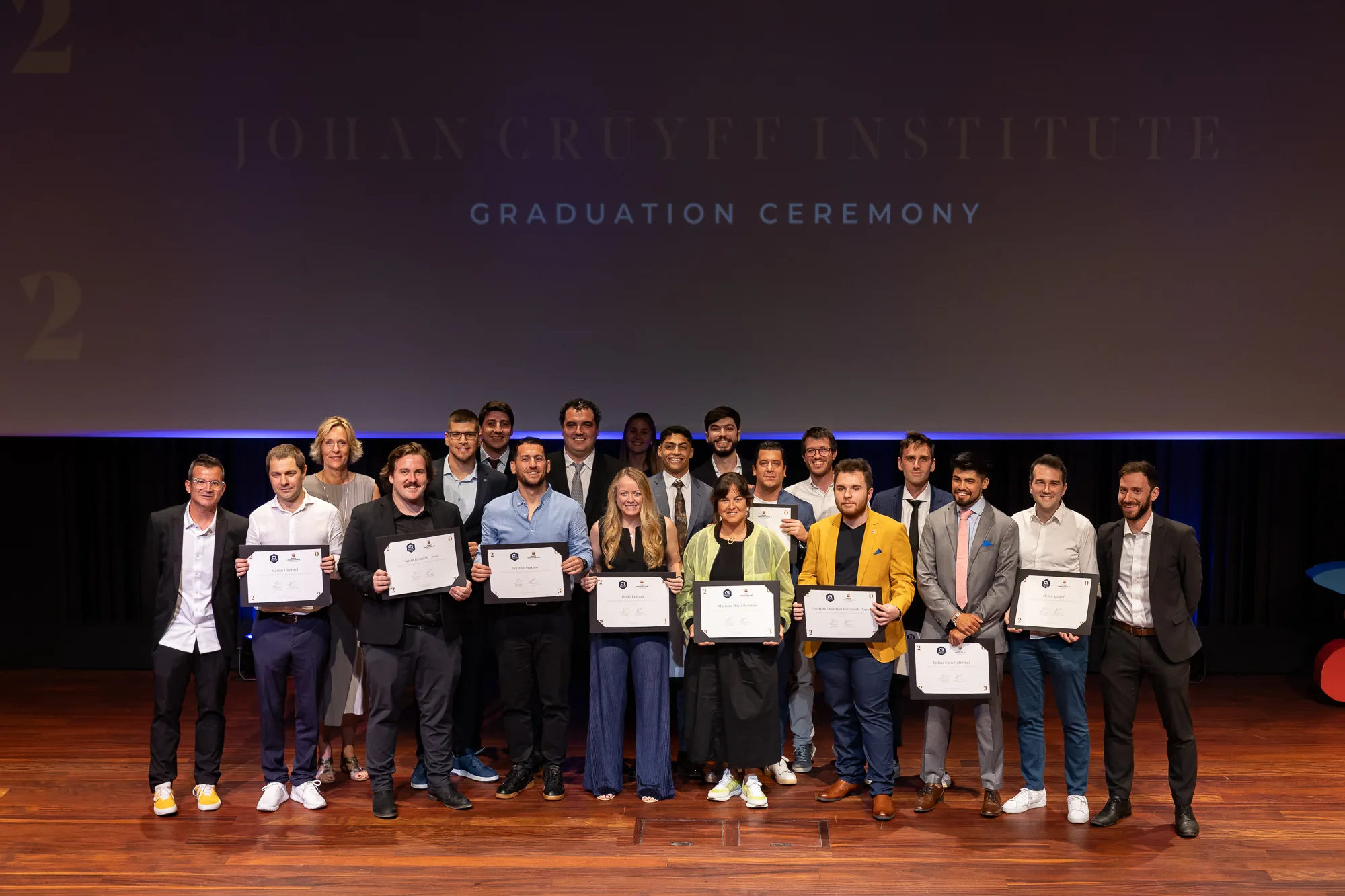 Espíritu olímpico en las graduaciones 2023 de Johan Cruyff Institute