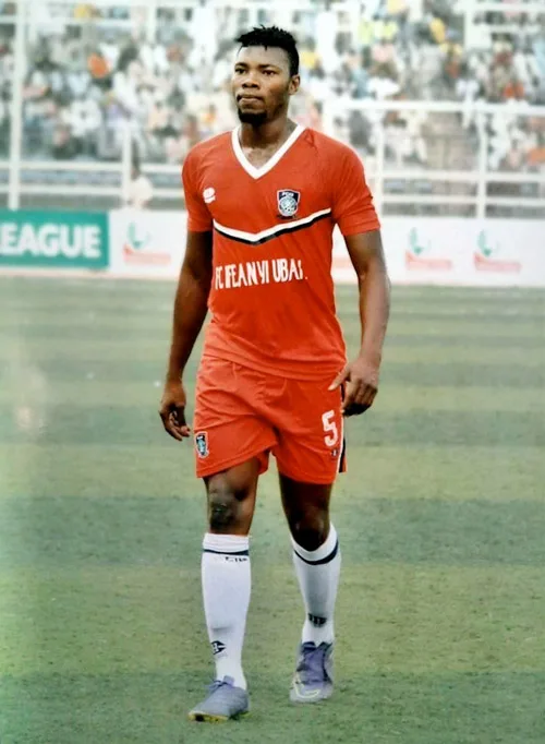 Onyekachi Akakem: de su labor humanitaria en un campo de refugiados al sueño de ser agente futbolístico