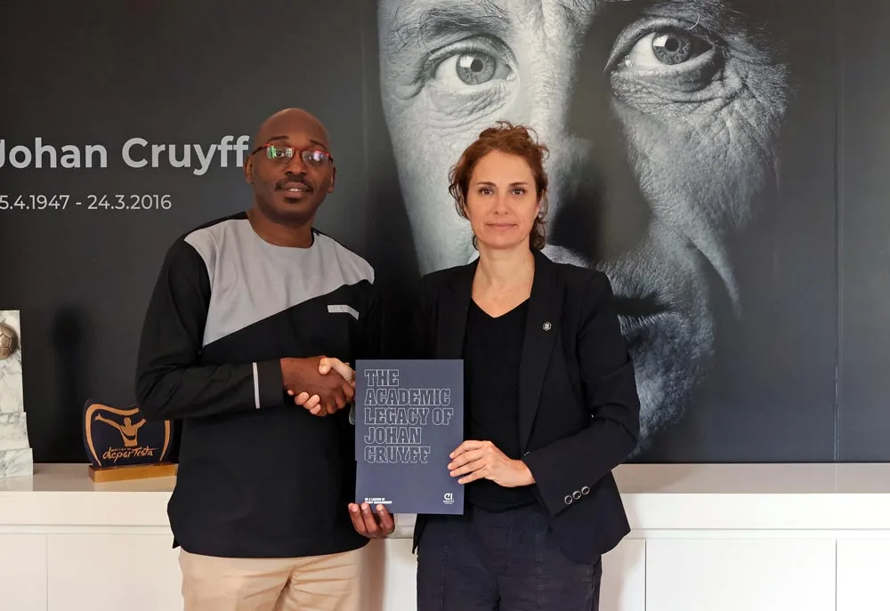 Cristina Pales, Directora de Marketing en <a href="https://johancruyffinstitute.cruyffalumni.org/es/quienes-somos/">Johan Cruyff Institute</a>, y Yannick L. Olimbo Diouf, Gerente de Proyectos de Marketing, Patrocinios y Alianzas en Sportsbiz Africa.